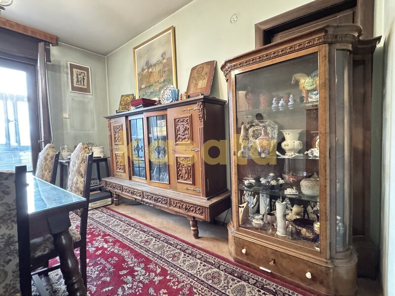 Apartament de vanzare | Ultracentral | 3 camere | Garaj | Boxa