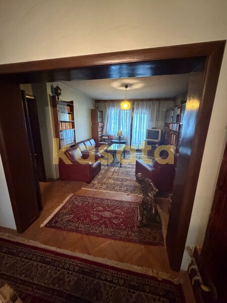 Apartament de vanzare | Ultracentral | 3 camere | Garaj | Boxa