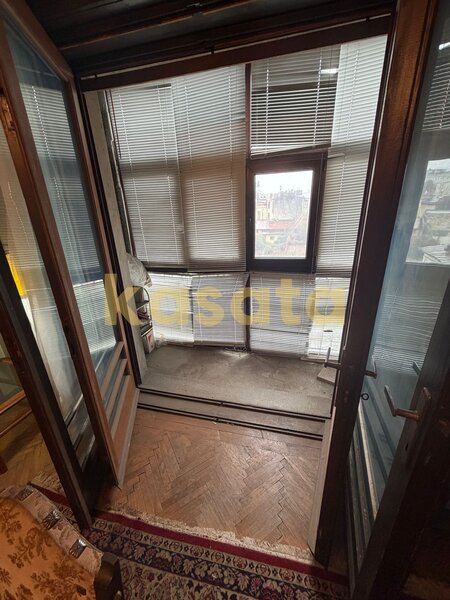 Apartament de vanzare | Ultracentral | 3 camere | Garaj | Boxa