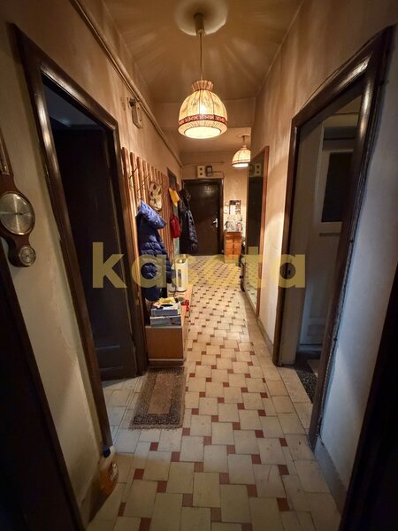 Apartament de vanzare | Ultracentral | 3 camere | Garaj | Boxa