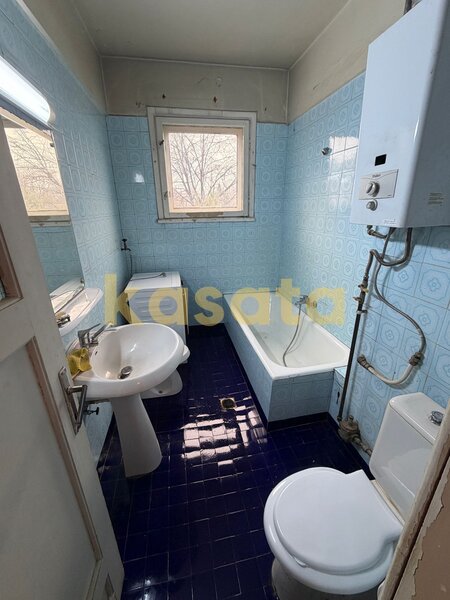 Apartament de vanzare | Ultracentral | 3 camere | Garaj | Boxa