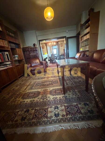 Apartament de vanzare | Ultracentral | 3 camere | Garaj | Boxa