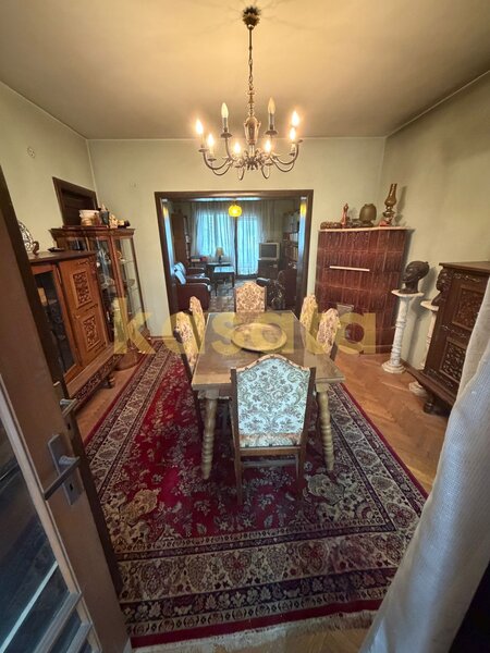 Apartament de vanzare | Ultracentral | 3 camere | Garaj | Boxa