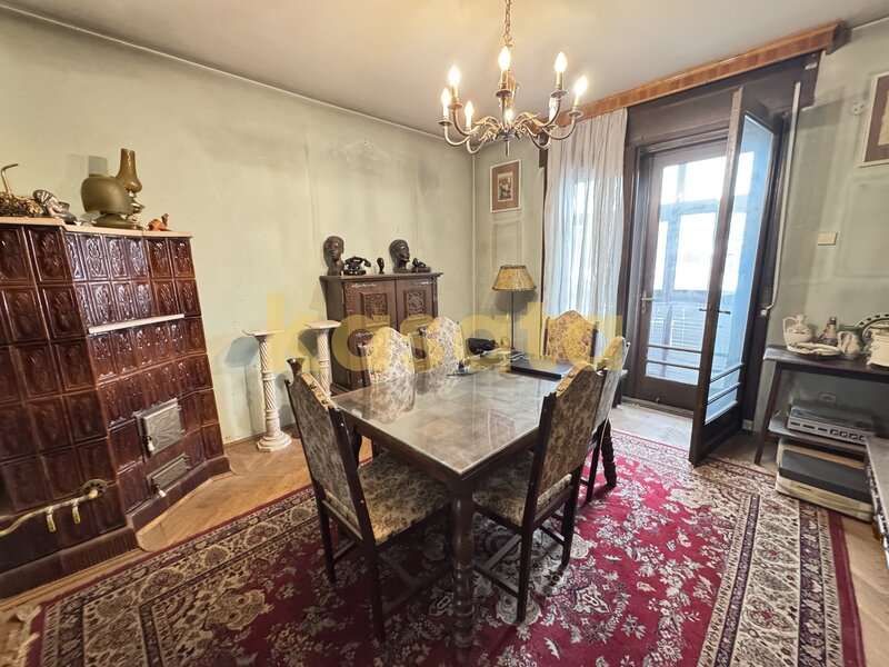 Apartament de vanzare | Ultracentral | 3 camere | Garaj | Boxa